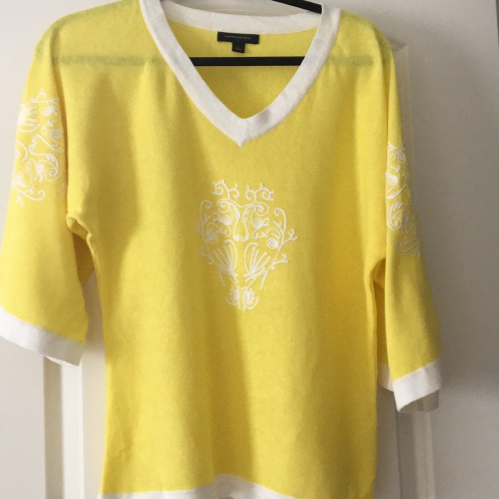 Banana Republic Beautiful Yellow Sweater